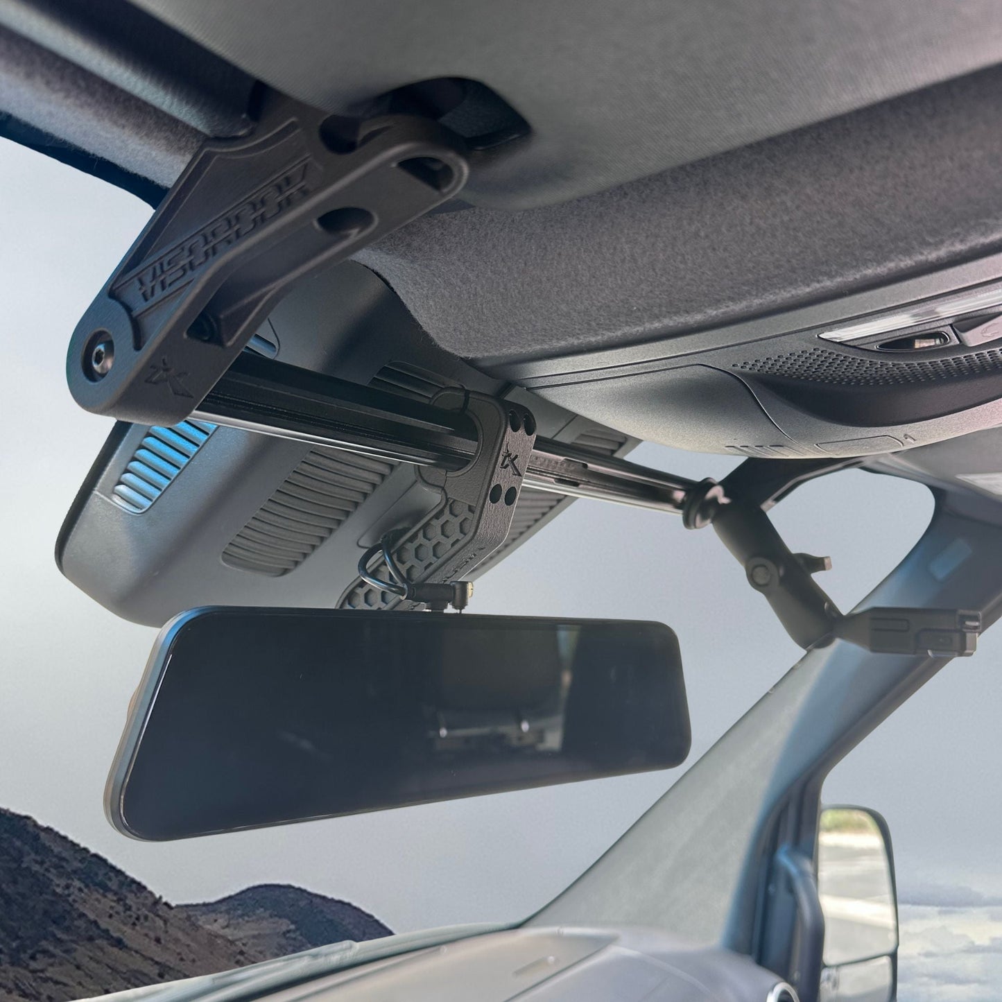 Sprinter Van Visor Tube Mount for Navigation Devices and Accessories – TERRA X Visordok TubeTrak