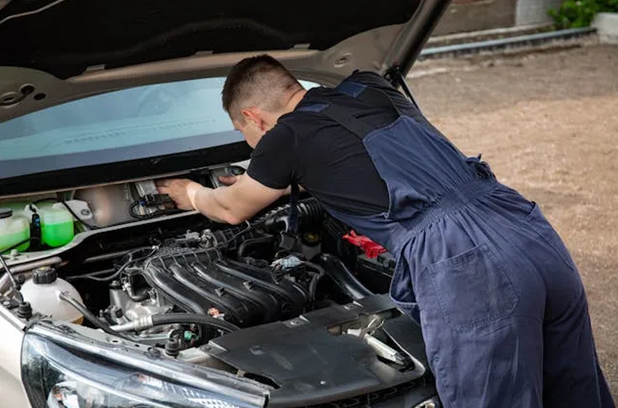 Sprinter Mechanics Repair Guide: Common Van Service Tips