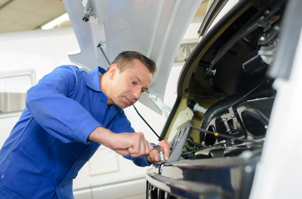 Understanding What Is a Fleet Mechanic