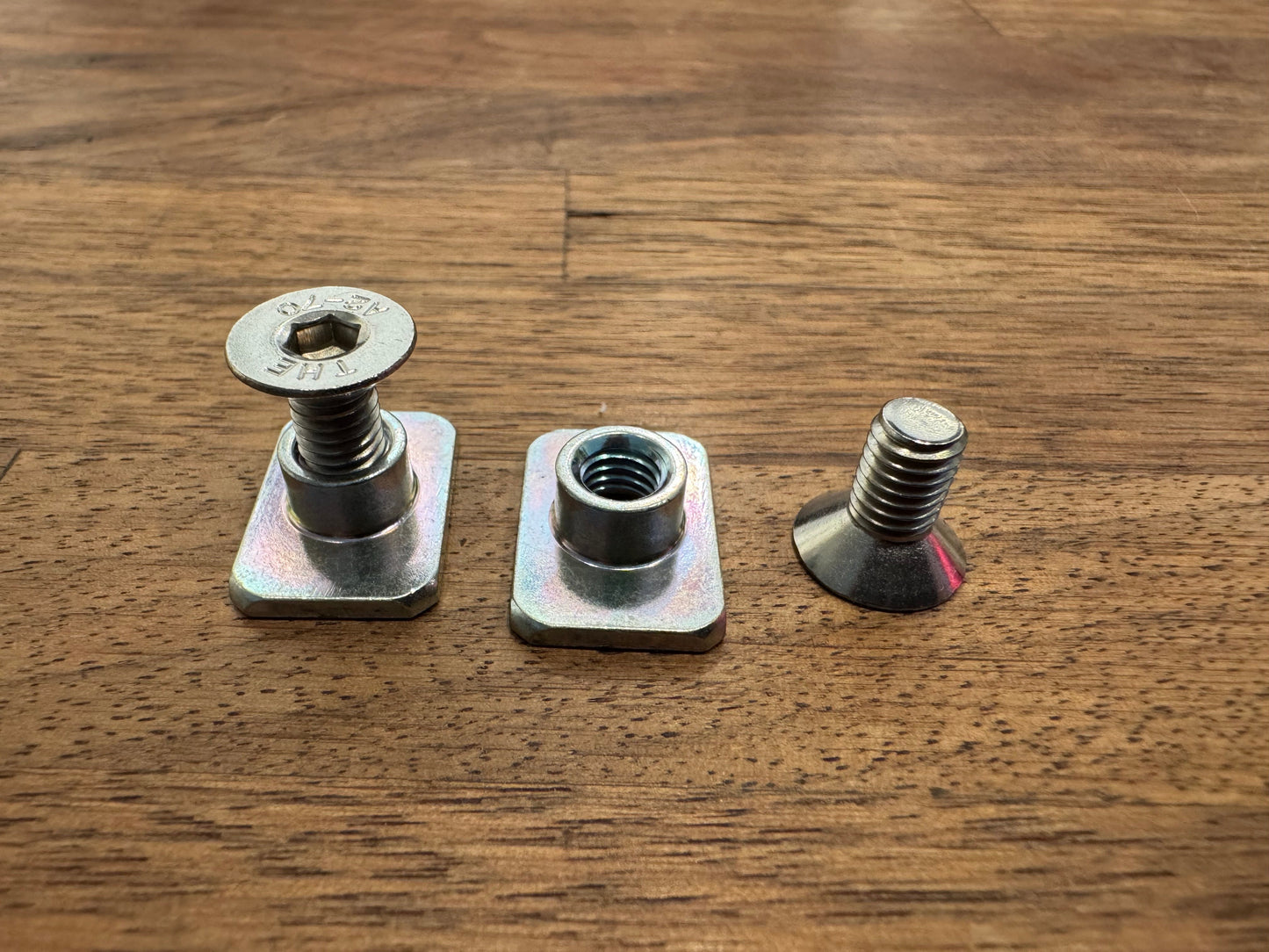 VANNON L-Track Mounting Hardware Kit